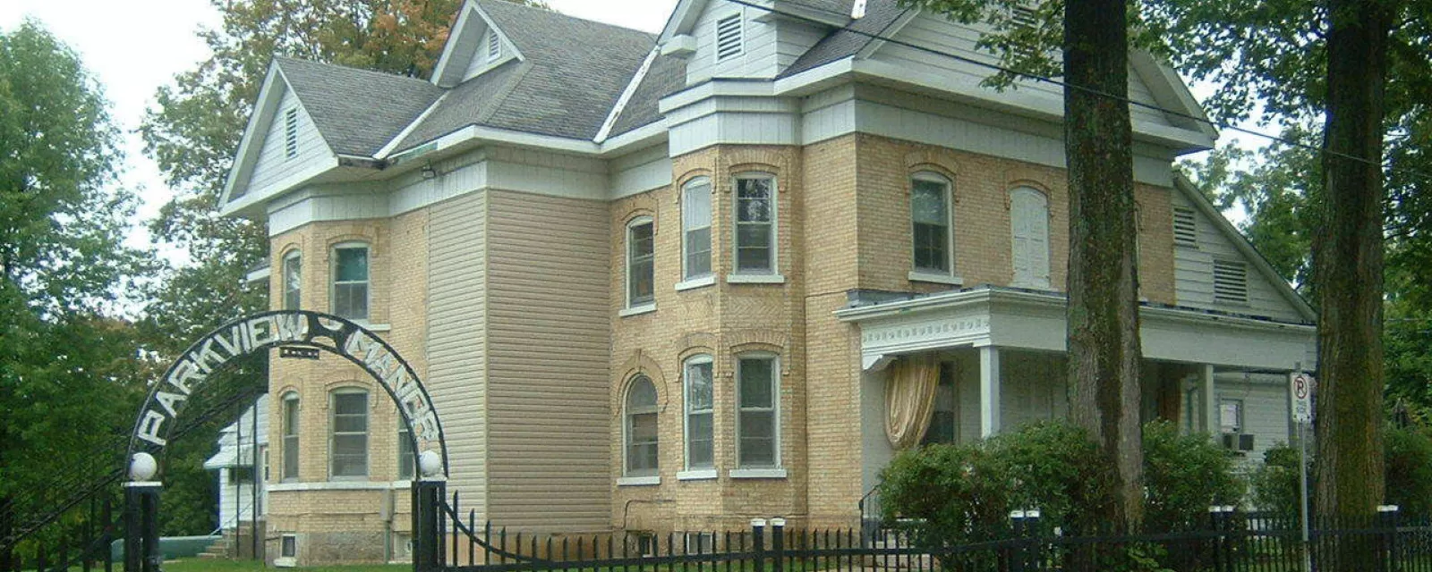 Parkview Manor